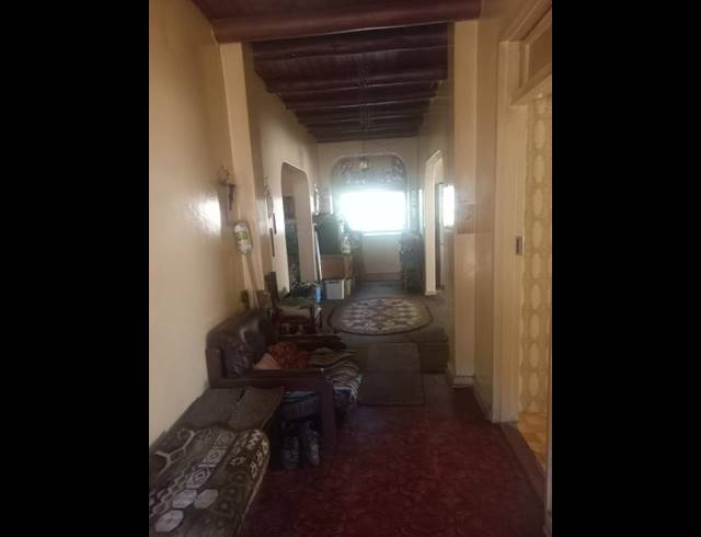 4 BEDROOM HOUSE FOR SALE IN BEZUIDENHOUT VALLEY